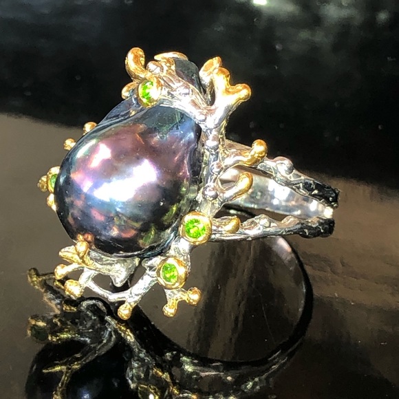 Gorgeous Black Tahitian Pearl Ring